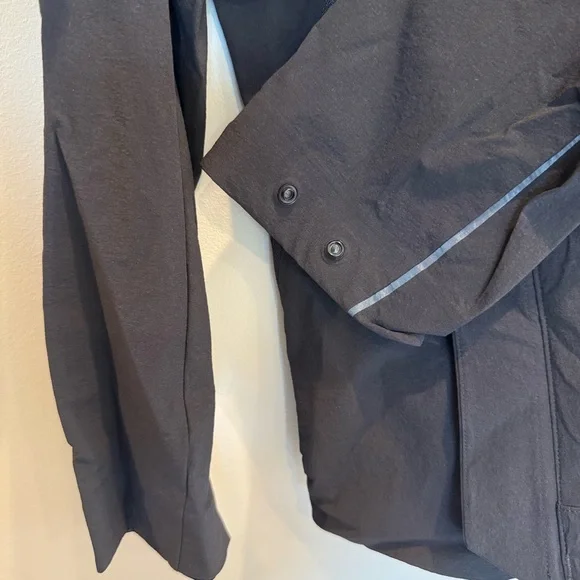 NWT Lululemon Men’s Weather-Resistant Black Rain Jacket, Size XL
